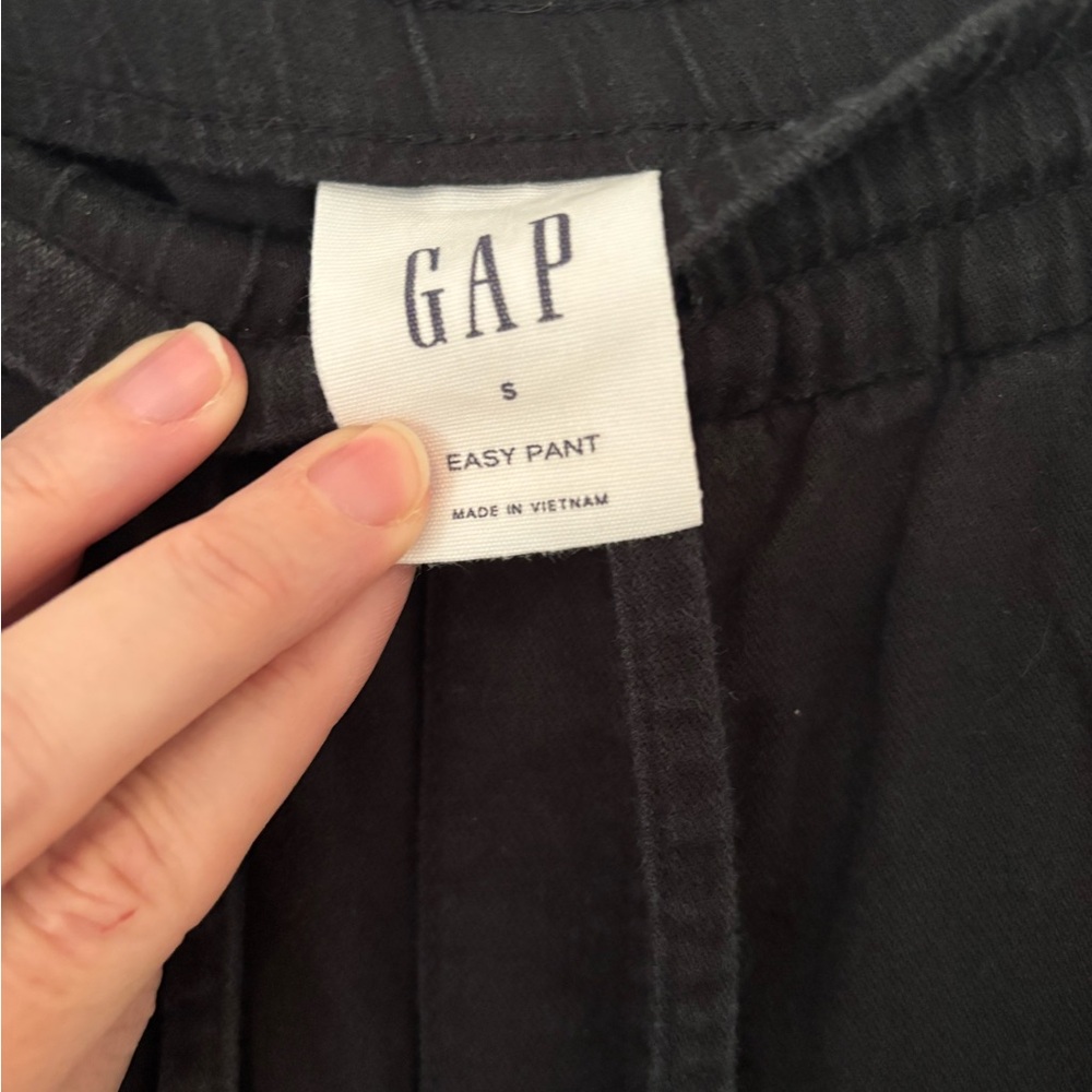 GAP Black Drawstring Pants - Picture 2 of 5